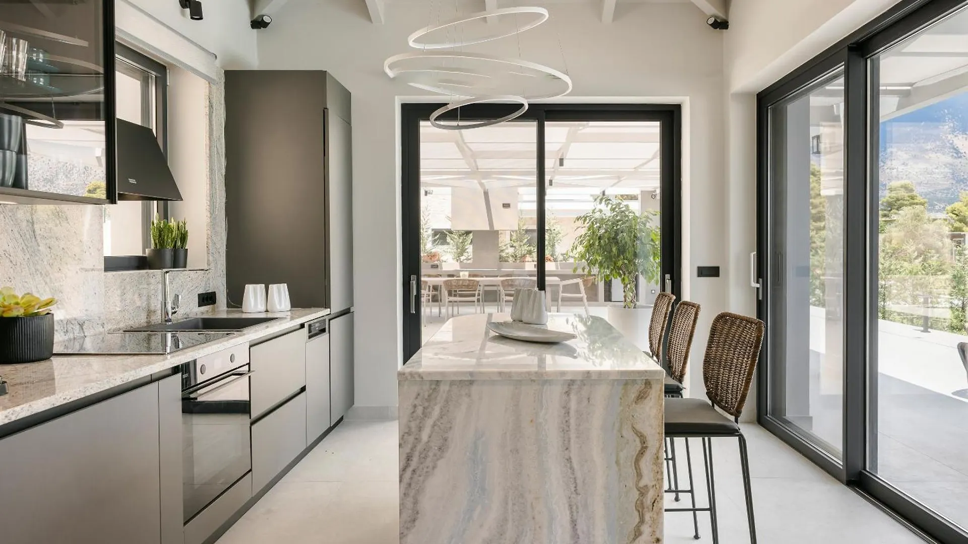 Brand New Luxury Villa - Marie'S Happy Place Pesádha